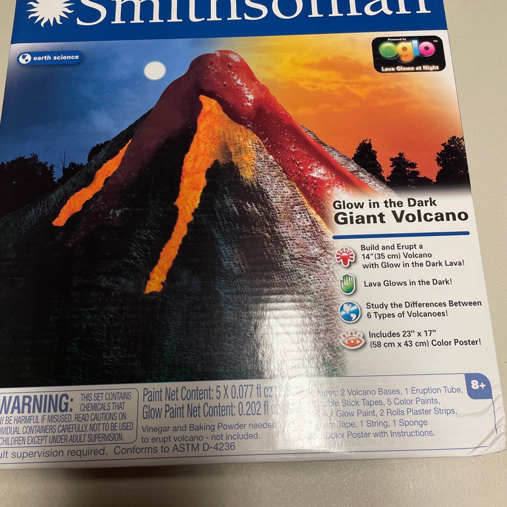 Smithsonian Glow in the Dark Giant Volcano Kit